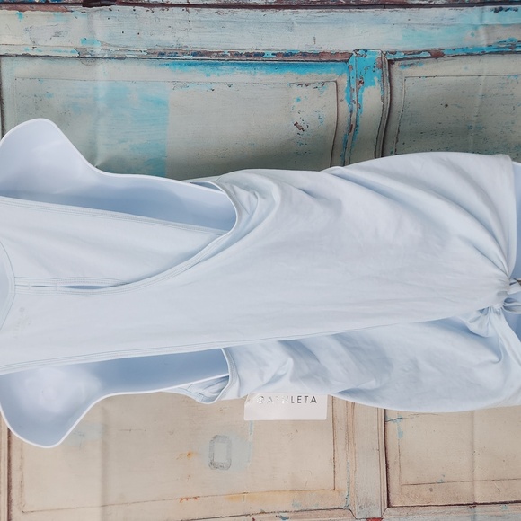 Athleta Essence Vital Tie Back Tank - Picture 4 of 9